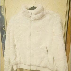 Gorgeous faux white fur by 2 Bella size Lg